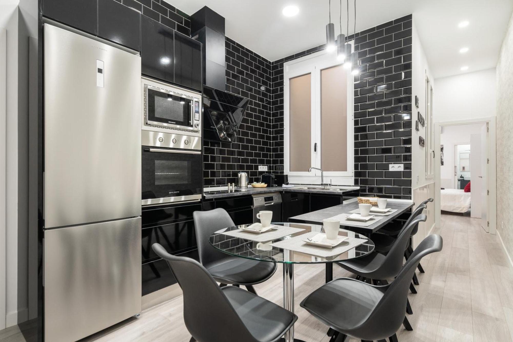 Chueca San Anton Apartment *